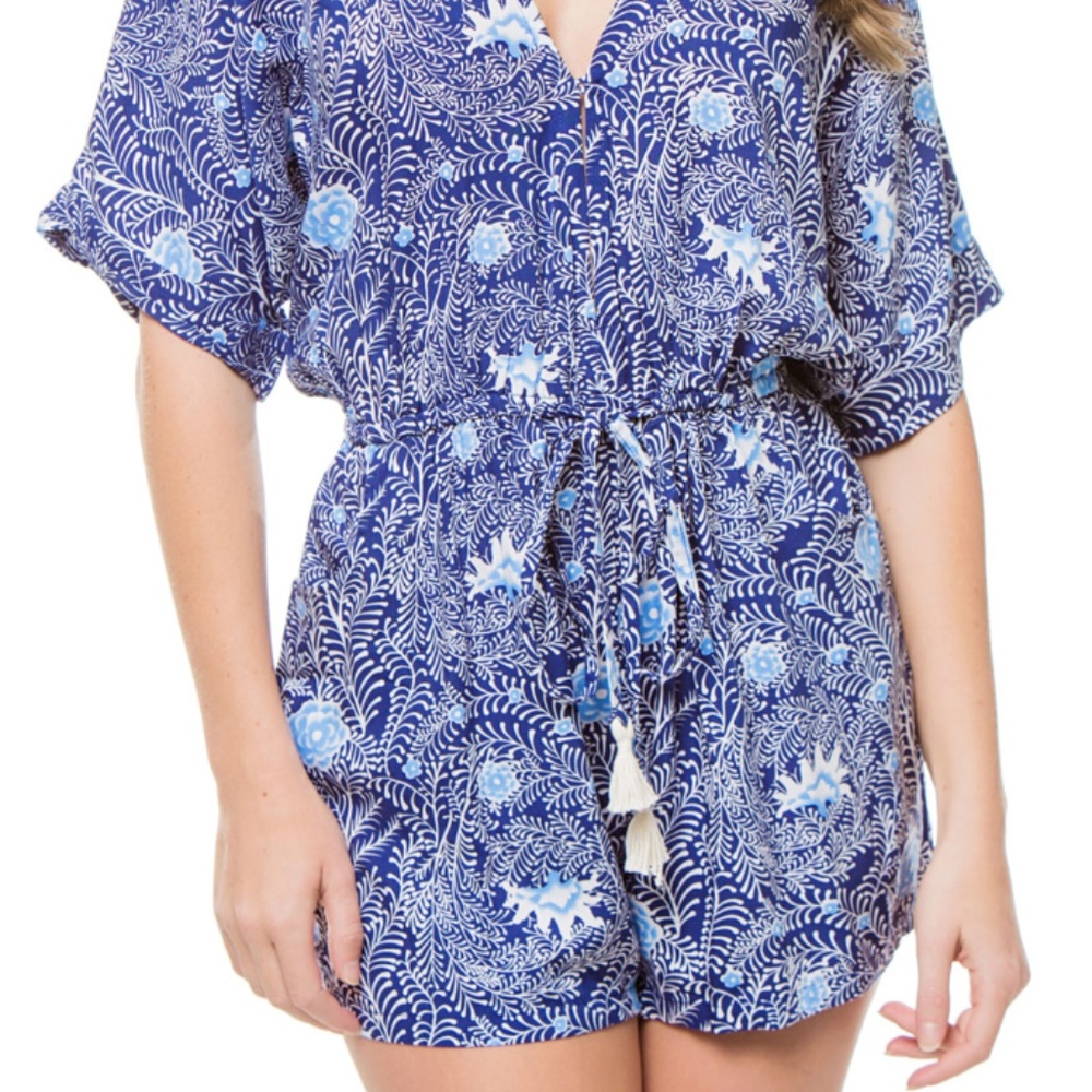 🌈❤️🍀CLOSET CLOSING
NWOT Blue batik print romper